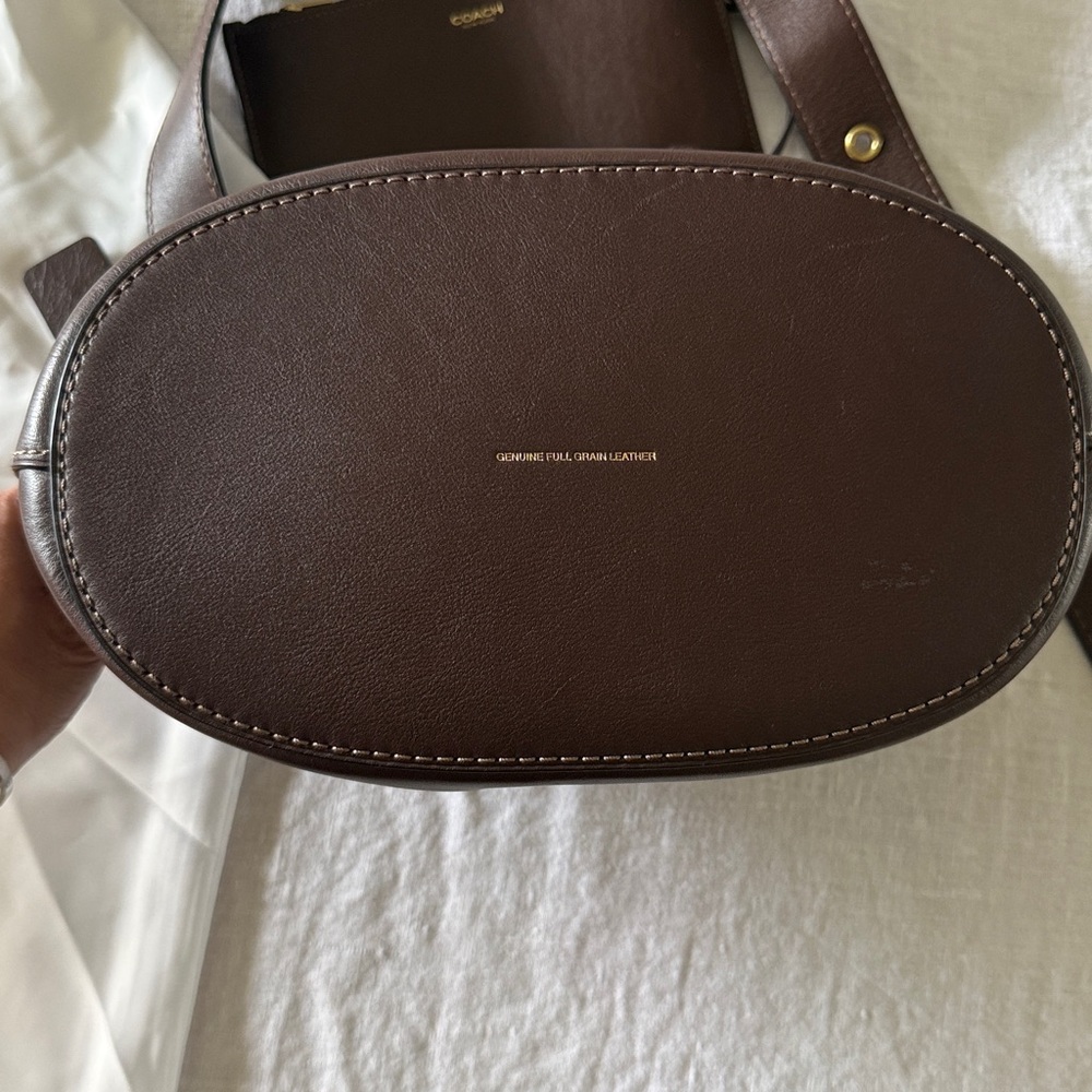 2025 updated Coach Bleecker Bucket Bag in Maple - Picture 9 of 15